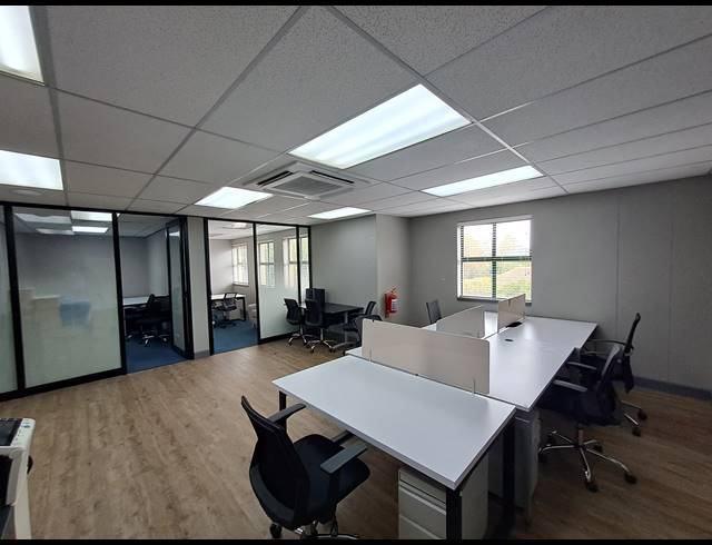 110M² OFFICE TO LET IN DUNKELD WEST